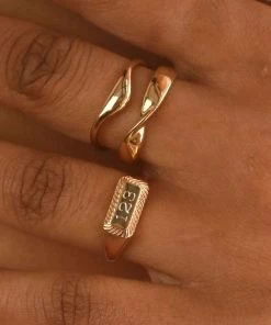 Astridandmiyu Etched Signet Ring In Gold