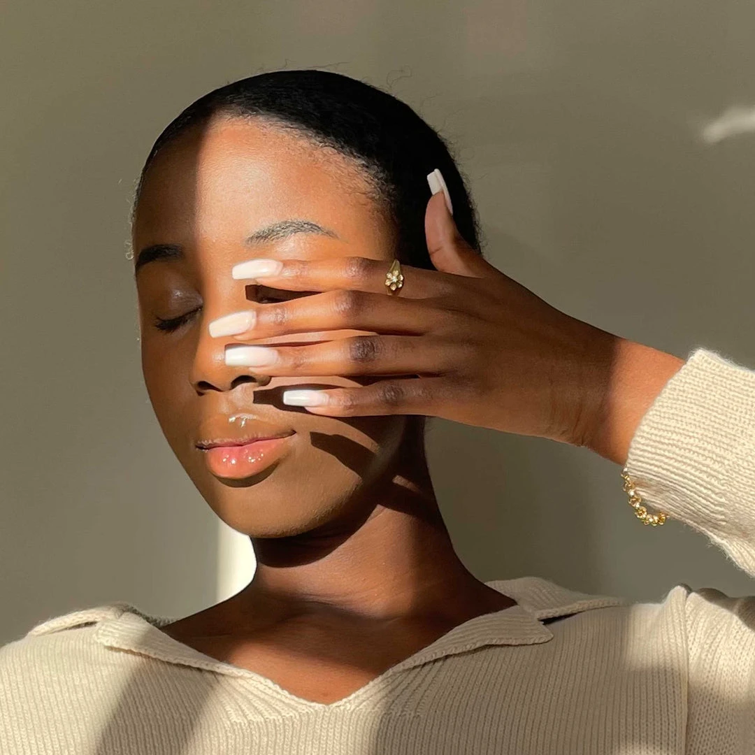 Astridandmiyu Sale Flora Signet Ring In Gold 4 Astridandmiyu Sale Flora Signet Ring In Gold