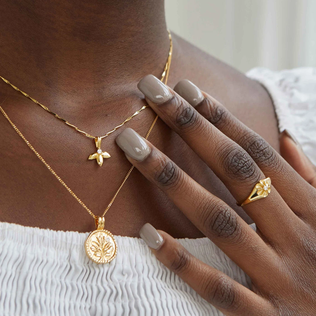 Astridandmiyu Sale Flora Signet Ring In Gold 6 Astridandmiyu Sale Flora Signet Ring In Gold