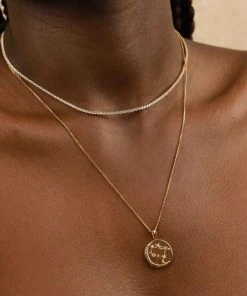 Astrid & Miyu Zodiac Necklaces Gemini Zodiac Pendant Necklace In Gold