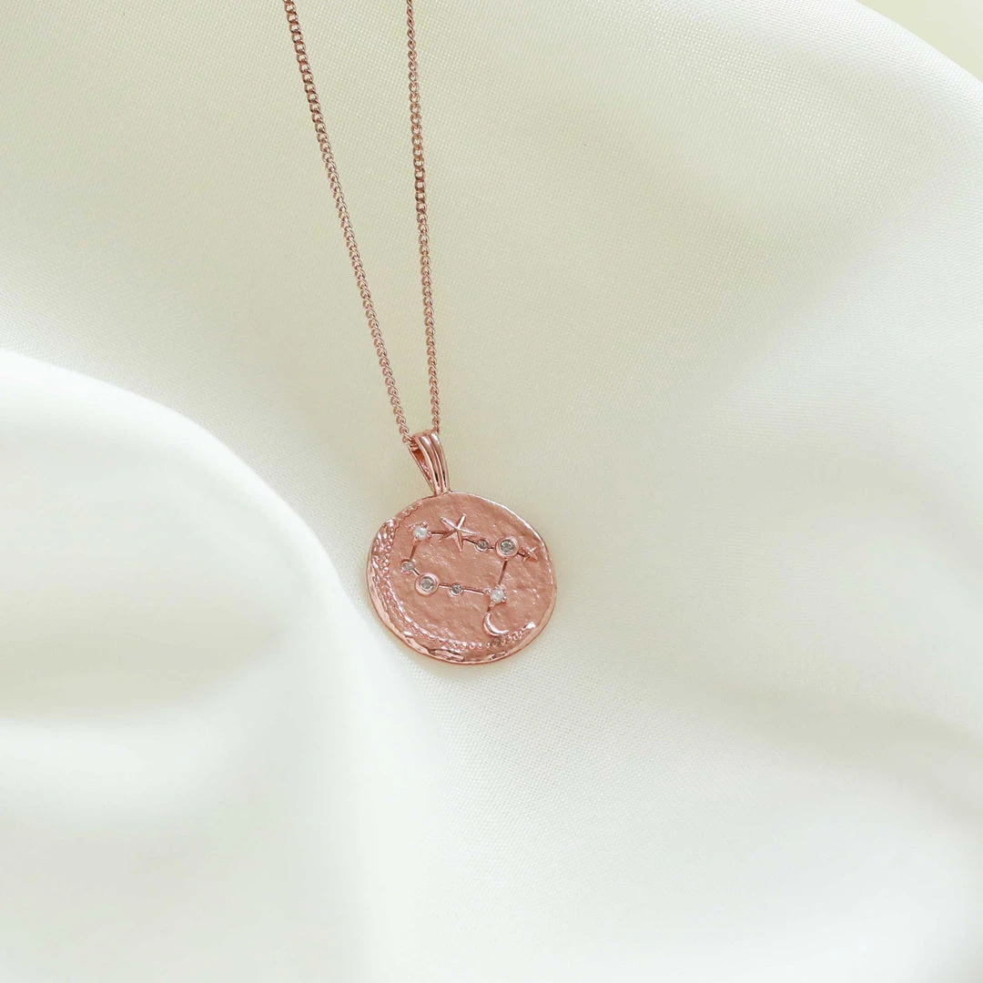 Astrid & Miyu Gemini Zodiac Pendant Necklace In Rose Gold 8 Astrid & Miyu Gemini Zodiac Pendant Necklace In Rose Gold