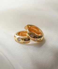 Astrid & Miyu Sale Gleam Bold Huggies In Gold