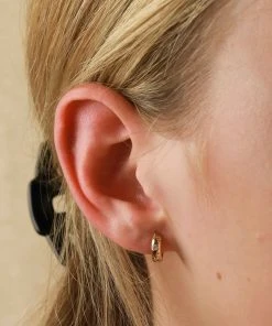 Astrid & Miyu Sale Gleam Bold Huggies In Gold