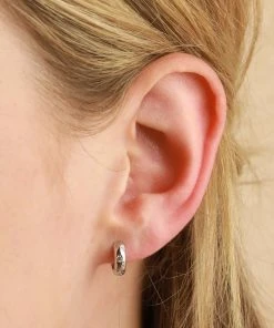 Astrid & Miyu Gleam Bold Huggies In Silver