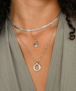 Astrid & Miyu Sale Infinite Pendant Necklace In Silver