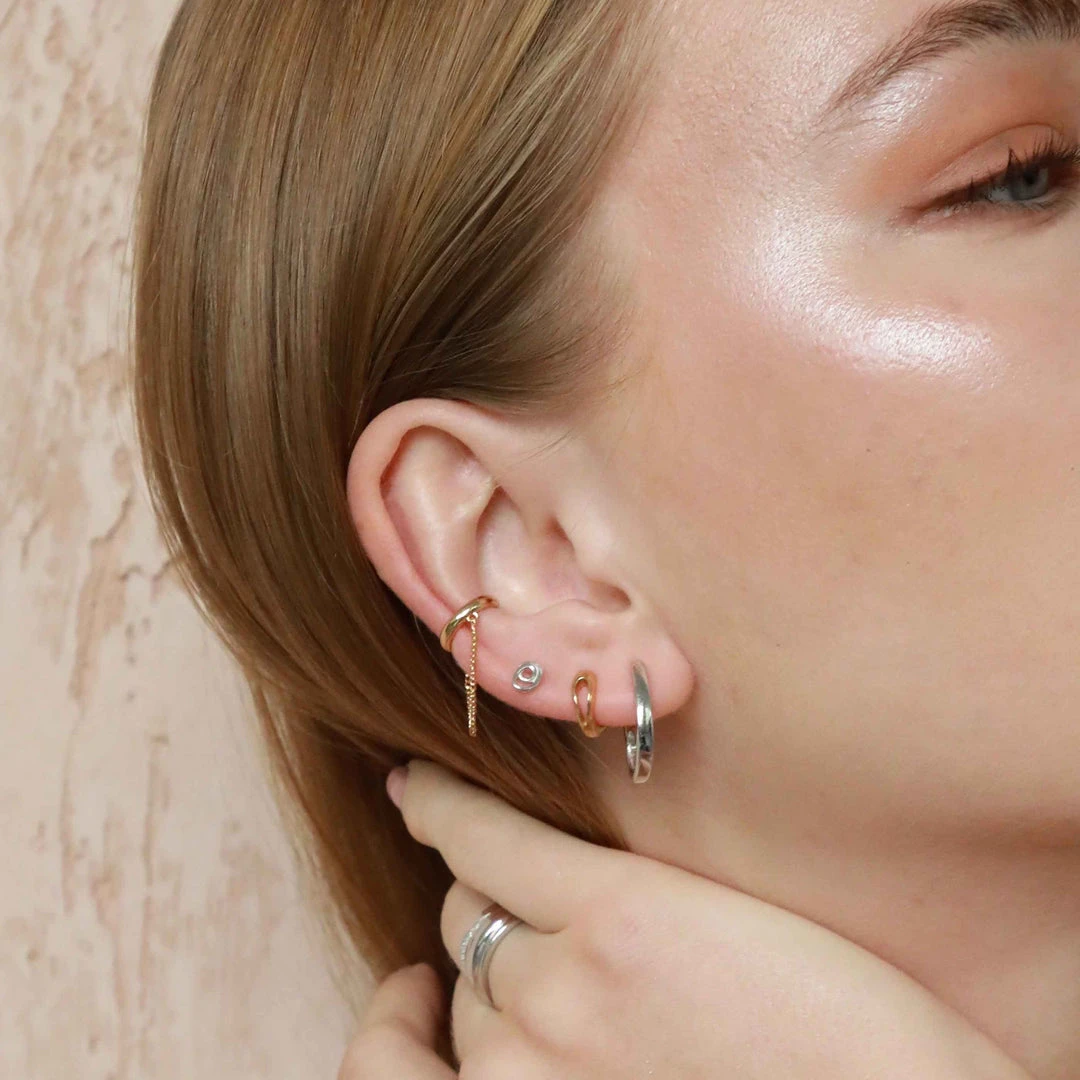 Astrid & Miyu Infinite Stud Earrings In Silver Sale 4 Astrid & Miyu Infinite Stud Earrings In Silver Sale