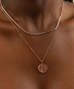 Astrid & Miyu Leo Zodiac Pendant Necklace In Rose Gold Zodiac Necklaces