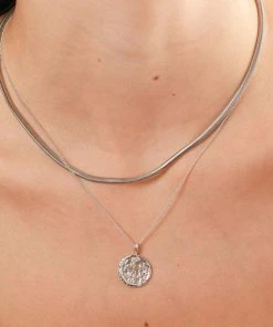 Astrid & Miyu Zodiac Necklaces Leo Zodiac Pendant Necklace In Silver 17 Astrid & Miyu Zodiac Necklaces Leo Zodiac Pendant Necklace In Silver