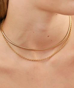 Astrid & Miyu Oval Snake Chain Necklace In Gold Necklaces