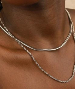 Astrid & Miyu Oval Snake Chain Necklace In Silver Necklaces