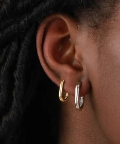 Astrid & Miyu Rectangular Hoops In Silver