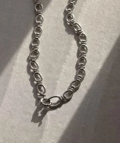 Astridandmiyu Ribbed Link Chain Necklace In Silver Sale 14 Astridandmiyu Ribbed Link Chain Necklace In Silver Sale