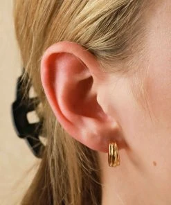 Astrid & Miyu Ripple Hoops In Gold Earrings 11 Astrid & Miyu Ripple Hoops In Gold Earrings