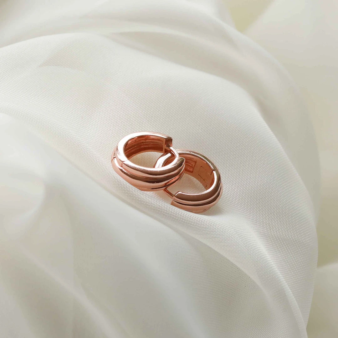 Astrid & Miyu Ripple Hoops In Rose Gold Earrings 5 Astrid & Miyu Ripple Hoops In Rose Gold Earrings