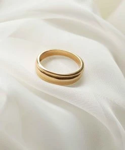 Astrid & Miyu Ripple Ring In Gold Sale
