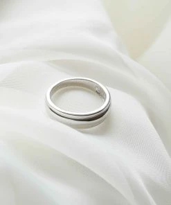 Astrid & Miyu Ripple Ring In Silver