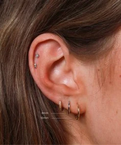 Astrid & Miyu Simple Hoops In Solid Gold