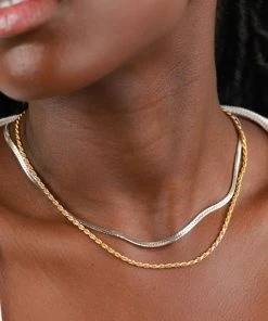 Astrid & Miyu Snake Chain Necklace In Silver Necklaces