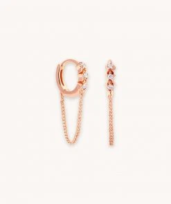 Astrid & Miyu Twilight Chain Huggies In Rose Gold Earrings